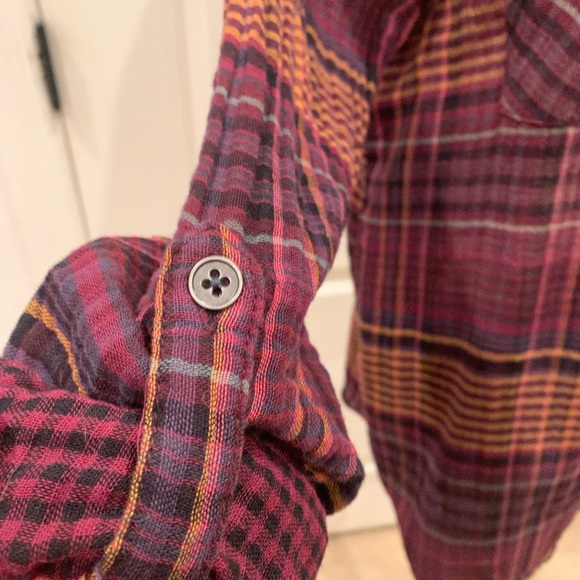 Blouse button front Size: Medium - Picture 2 of 5